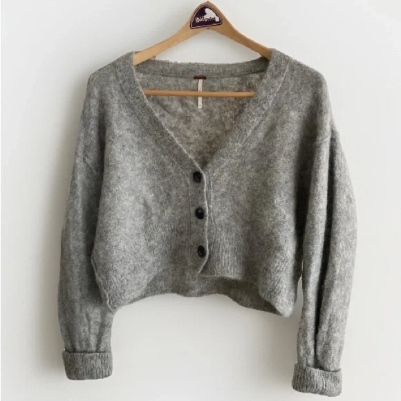 Free People Alpaca Wool Blend Cropped Cardigan
*made in Peru! - Picture 1 of 9